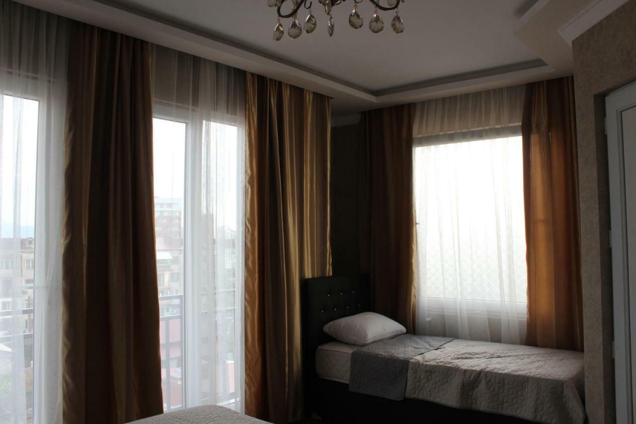 Union Hotel Batumi Kültér fotó